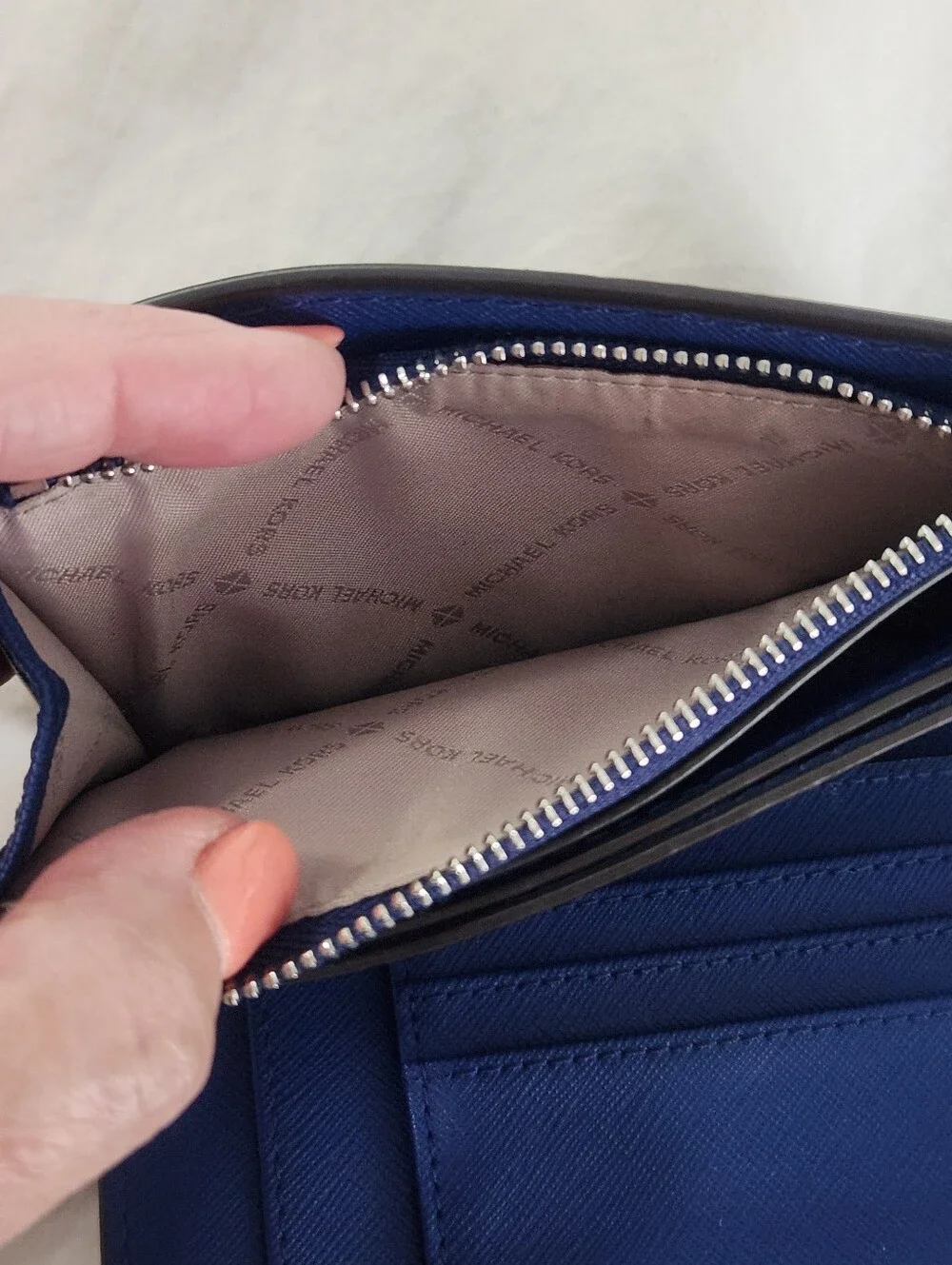 Michael Kors Jet Set Travel Saffiano Leather Bifold Zipper Wallet Blue